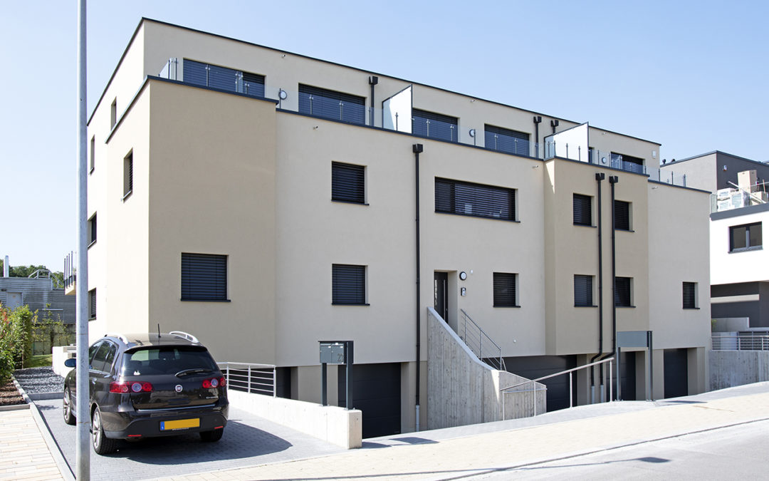 Lorena –  3 Maisons bifamiliales en bande